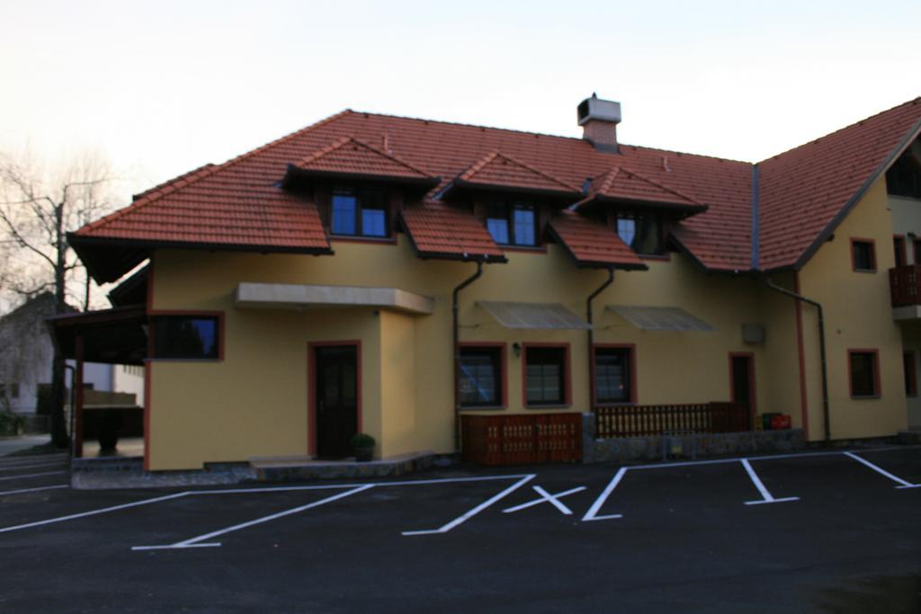 Guest House Klub Kovac Накло Екстер'єр фото